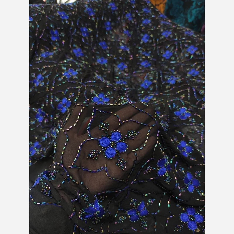 پارچه حریر ملیله دوزی و خامه دوزی   انتخابی شیک و خاص  بهترین گزینه برای دوخت لباس های مجلسی، مانتو های لاکچری و شیک این