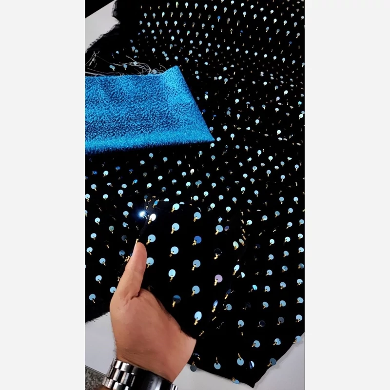 حریر پولک آویز جت بلک بدون کشسانی نیاز به استر دارد بدون ریزش 8 رنگ عرض150 قواره 3م