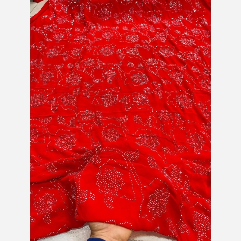 حریر نگین دار  نگین اصلی بدون ریزش فروش در قواره سه متر و نیم   عرض 115 قیمت  قواره 3.5متری800 خاص و جذاب