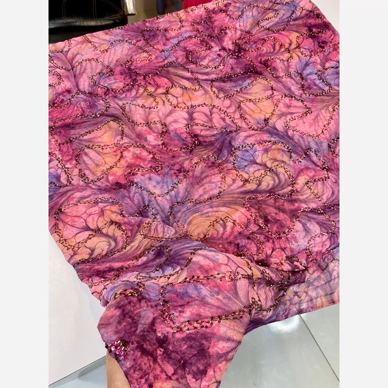 حریر طرح  پولک وملیله دلایلی  ترکیبی از ظرافت و درخشش  جنس حریر طرح  پولک وملیله  ترکیب لوکس حریر و